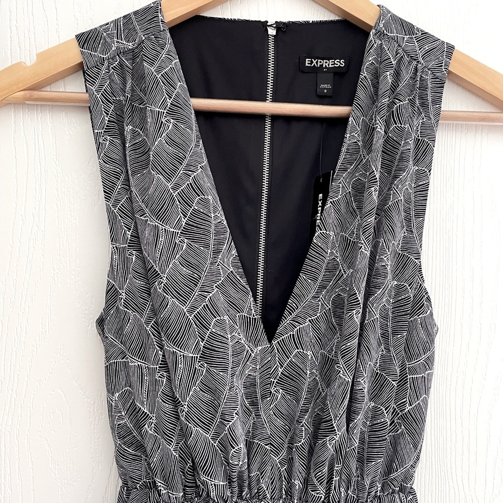 NWT - Express open back dress, size 0